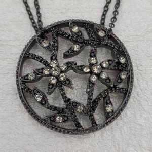 2028 Black Flower Pendant Necklace
